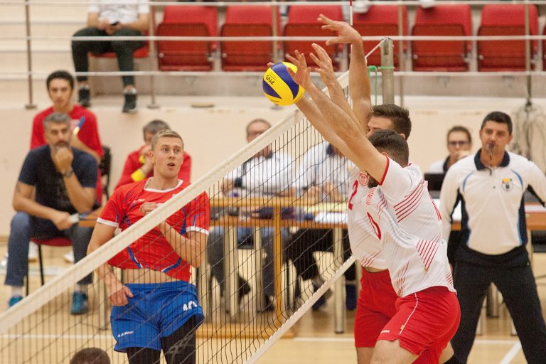 Dinamo învinge Steaua în marele derby la volei masculin