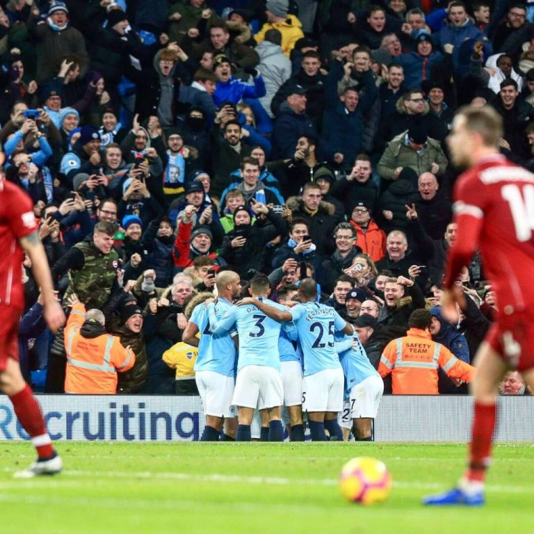 Manchester City relansează lupta pentru titlu în Anglia, după o victorie la limită cu Liverpool