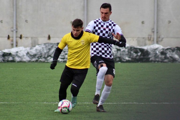  7-1 cu Jiul, Roşu a marcat de paru ori. La FC Brașov au debutat Maric, Tesija și Andronic