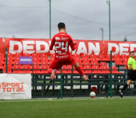 FC Bacău a făcut scor în Liga 2! Cum arată play-off-ul după 10 etape Patrick Petre, marcator pentru FC Bacău / FOTO: Facebook @fotbalclubbacau